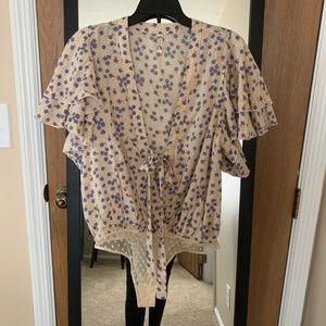 Ruffle Sleeve Bodysuit